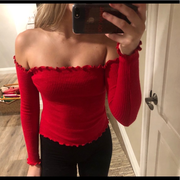 M boutique off the shoulder top✨ - Picture 2 of 3